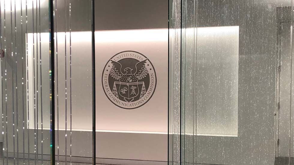 FCC, düzenleme ihlalleri nedeniyle Nexstar'a 80.500 dolar ceza kesti